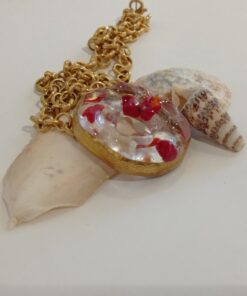 Alternative view of Tomurcuk Çiçekli Cam Döküm Eşsiz Kolye